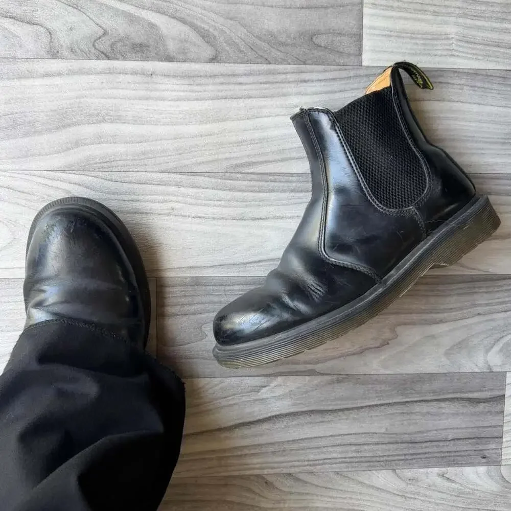 Dr. Martens 2976 Chelsea Boots Black Leather Size 7